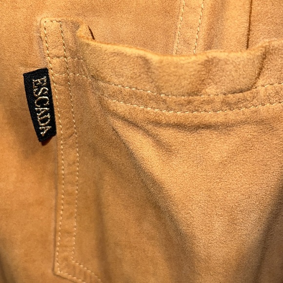 Vintage suede, Escada button-down flaw - Picture 5 of 9